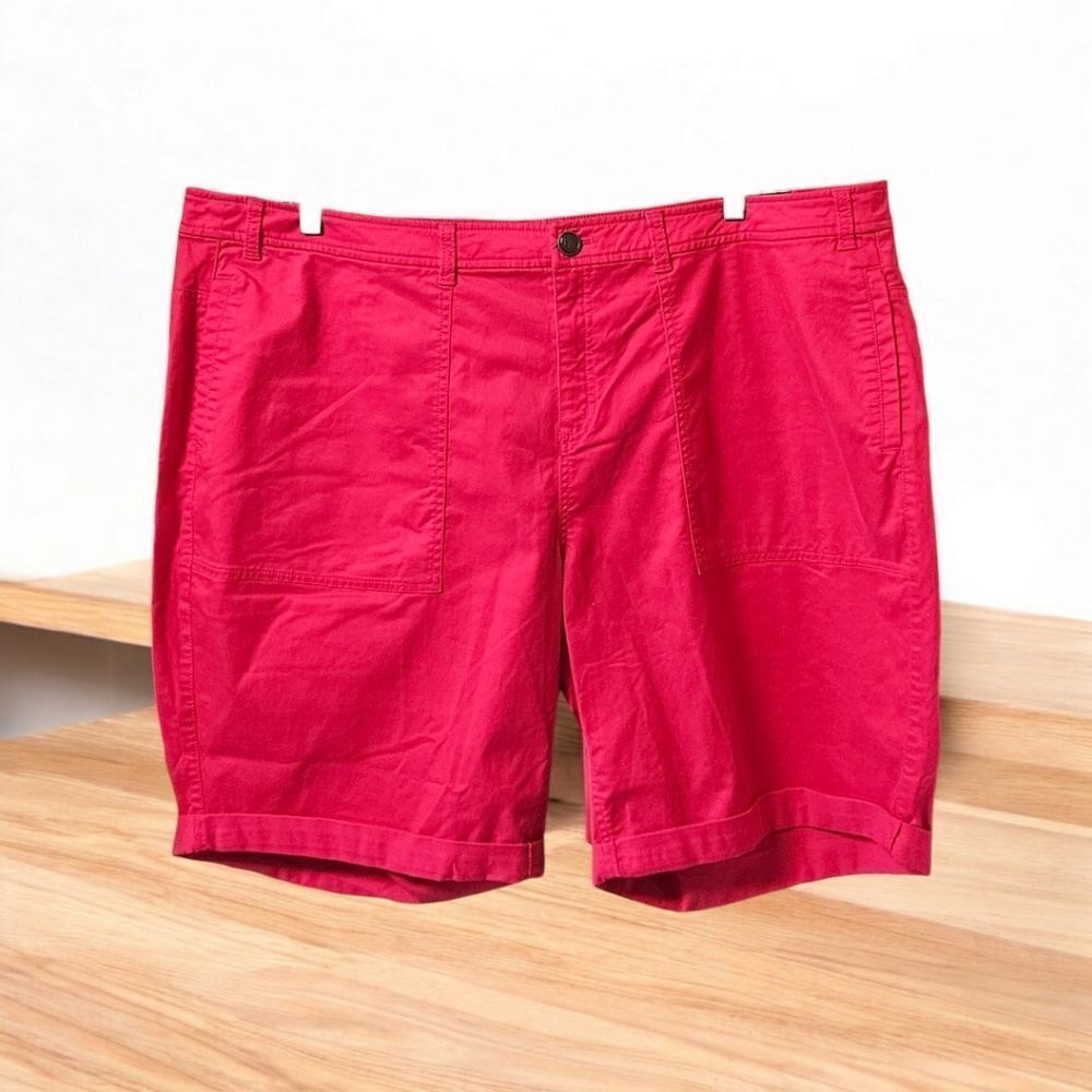 LANE BRYANT Plus Size Hot Pink Medium Rise Bermuda Shorts Size 26